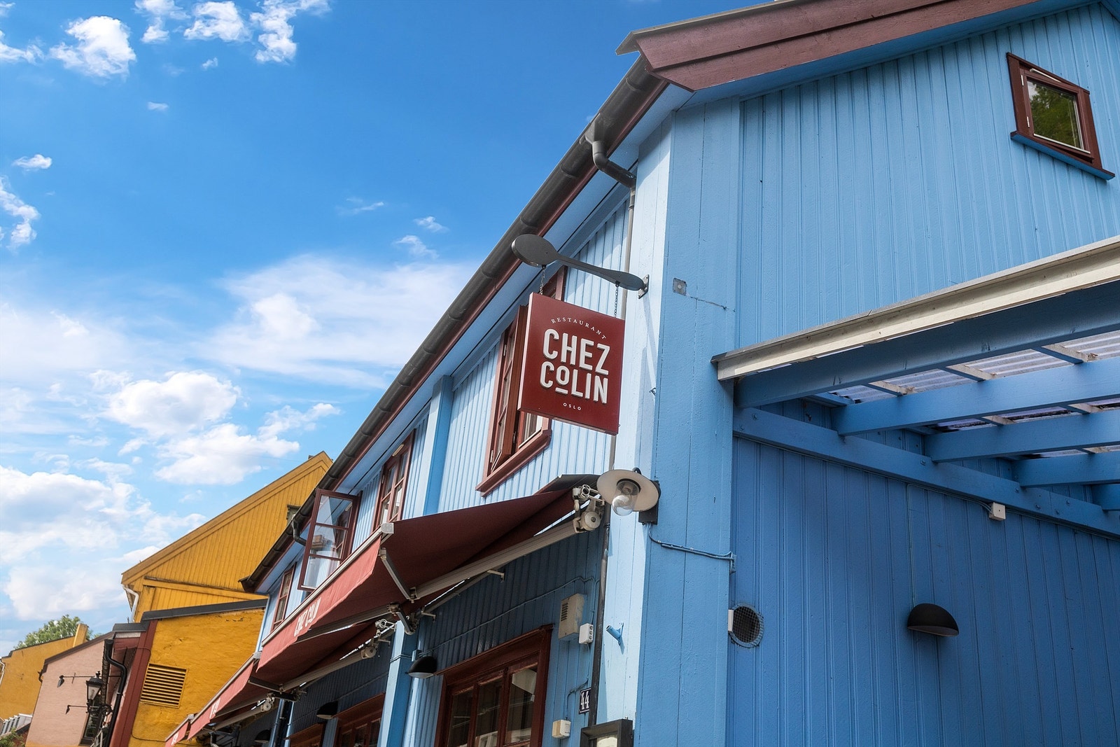 Chez Colin er en hyggelig, uformell fransk restaurant som tilbyr en variert klassisk meny, der alt er hjemmelaget av gode og sesongbaserte råvarer. Chez Colin ligger også i Fredensborgveien. Galleribilde