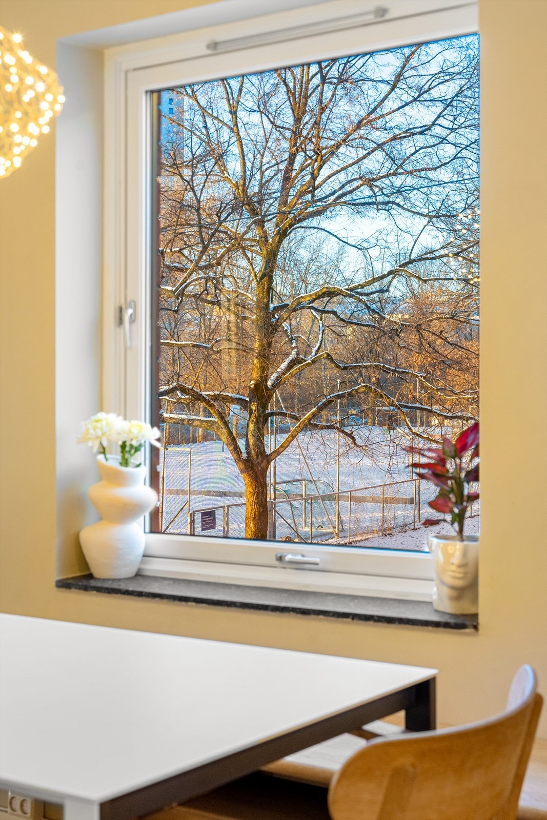 Endebeliggnhet sikrer godt lysinnslipp fra flere himmelretninger. Galleribilde