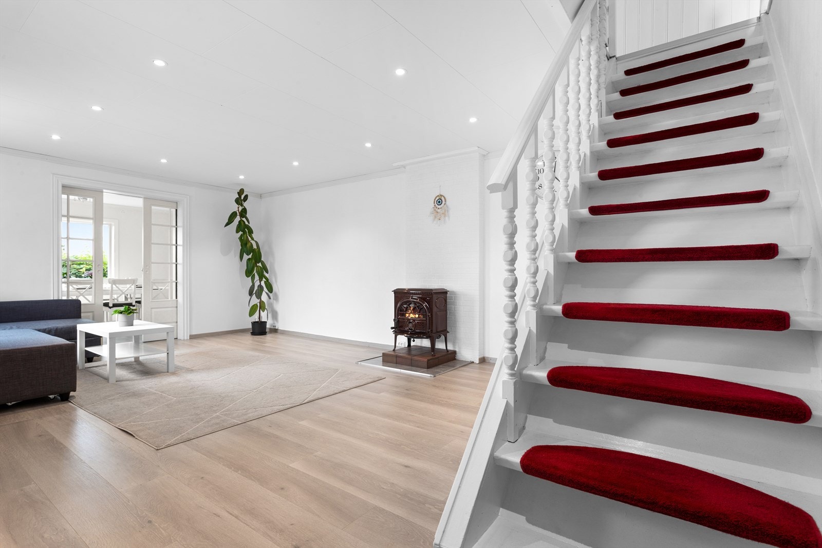 Fra stuen har du trapp til boligens 2. etasje Galleribilde