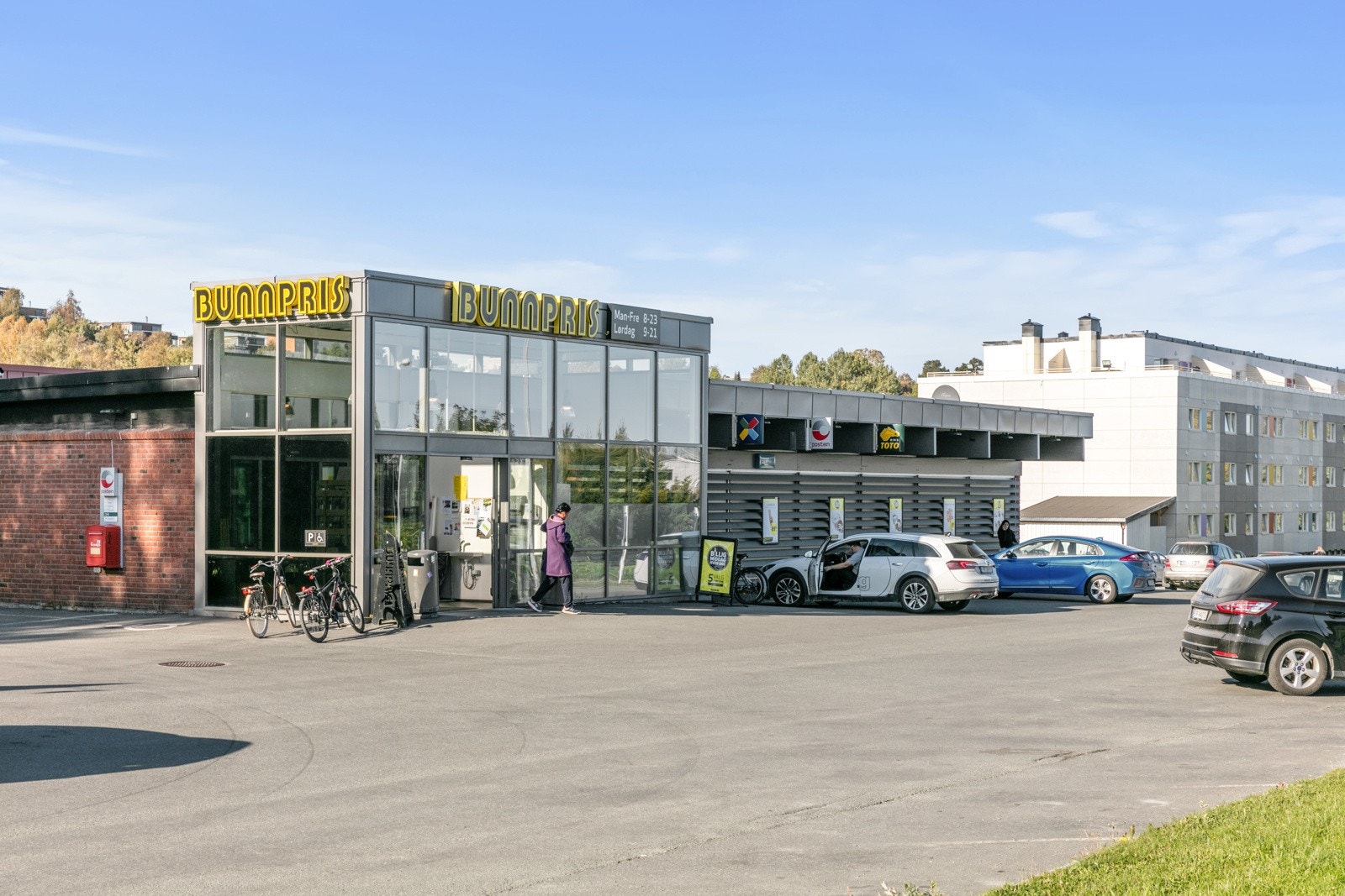 Fra leiligheten er det kort avstand til dagligvarebutikker som Bunnpris Havstad og Rema 1000 Havstein. Galleribilde