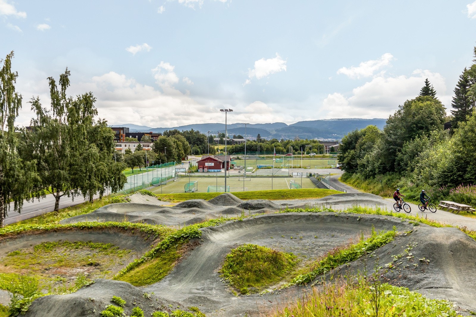 Området er perfekt for den aktive, med korte avstander til bl.a. Astor-kunstgressbane, Havstein par3golf og treningssenteret 3T. Galleribilde