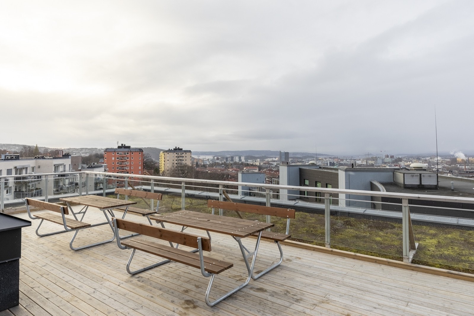 Felles takterrasse i borettslaget med flott utsikt over Oslo. Galleribilde