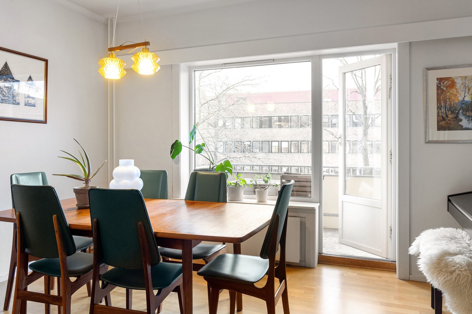En lys og hyggelig 2-roms i byggets 3. etasje. Galleribilde