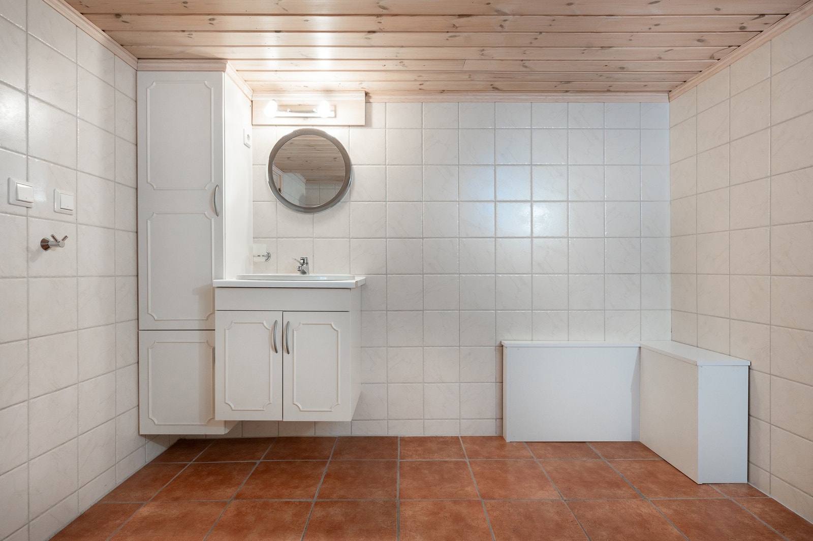 Rom benyttet som bad i underetasjen. Galleribilde