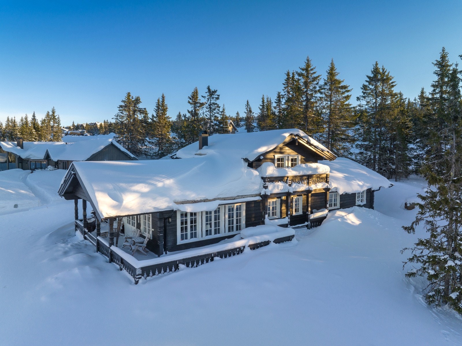 PrivatMegleren Lillehammer v/ Stig Svartor ønsker velkommen til denne flotte hytta i Hundersætervegen 718. Galleribilde