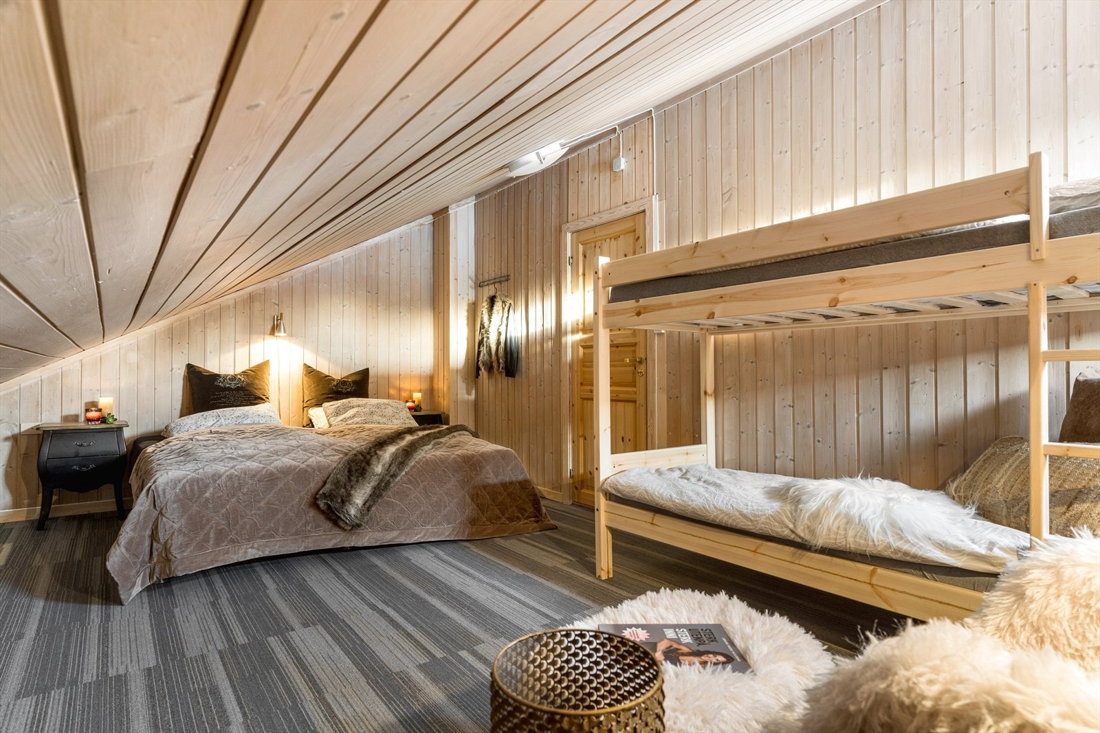 Soverom på loftsetasjen av svært god størrelse. Galleribilde