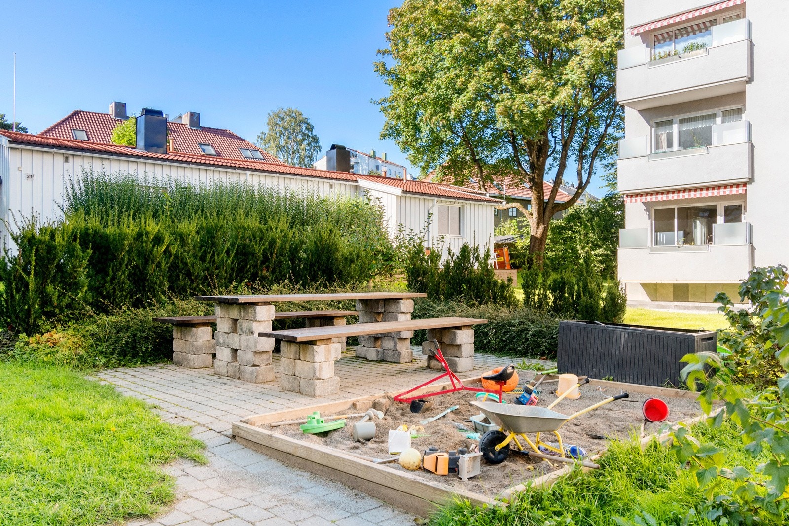 Lekeplass uteområde. Galleribilde