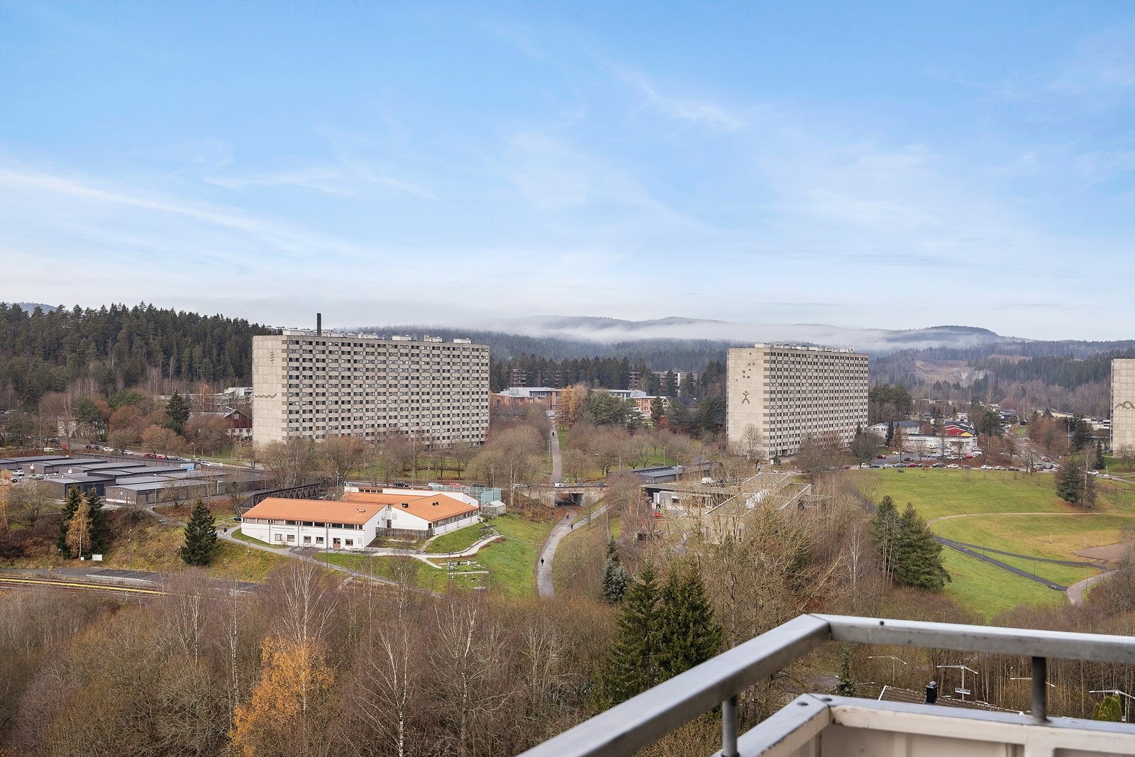 Åpent og fritt utsyn fra den vestvendte balkongen Galleribilde