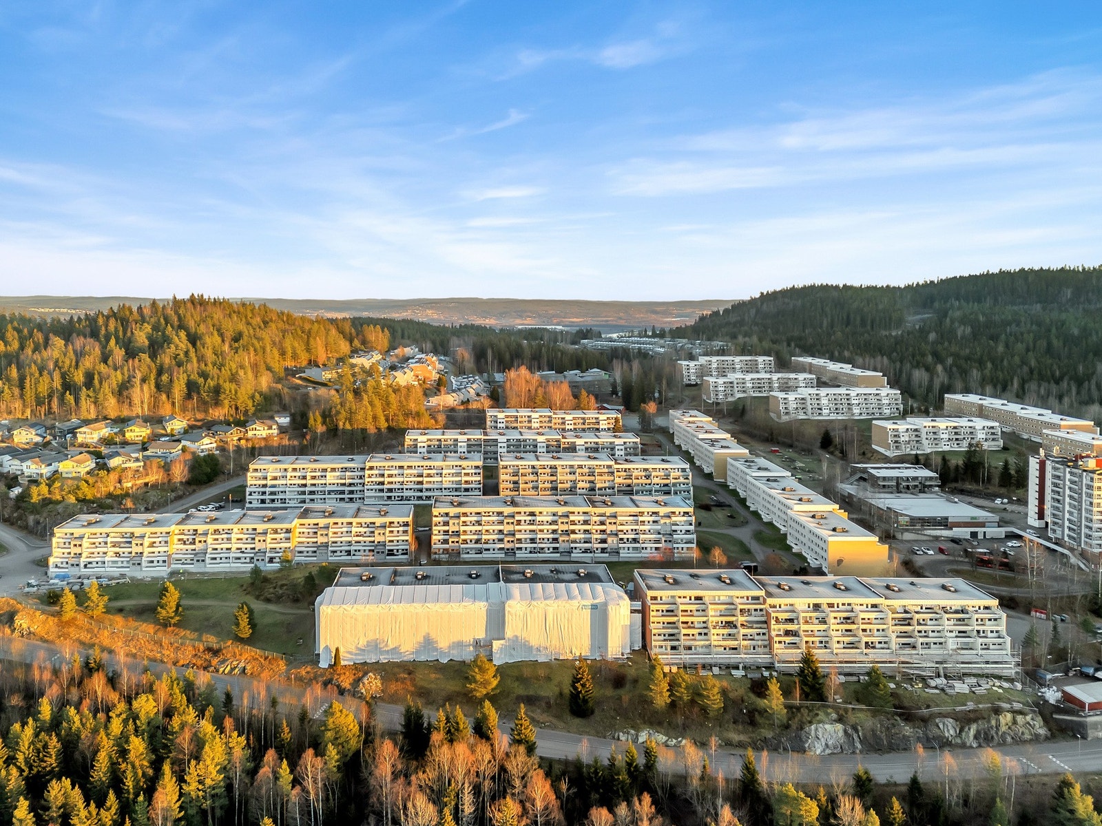 Dette kan være en perfekt mulighet for de av dere som ønsker seg en sentralt beliggende leilighet i nær tilknytning til marka. Galleribilde