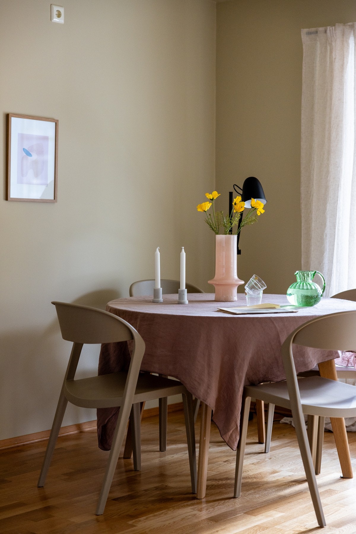 Dette er rommet for sosiale sammenkomster i selskap med venner, gode middager og avkobling. Galleribilde