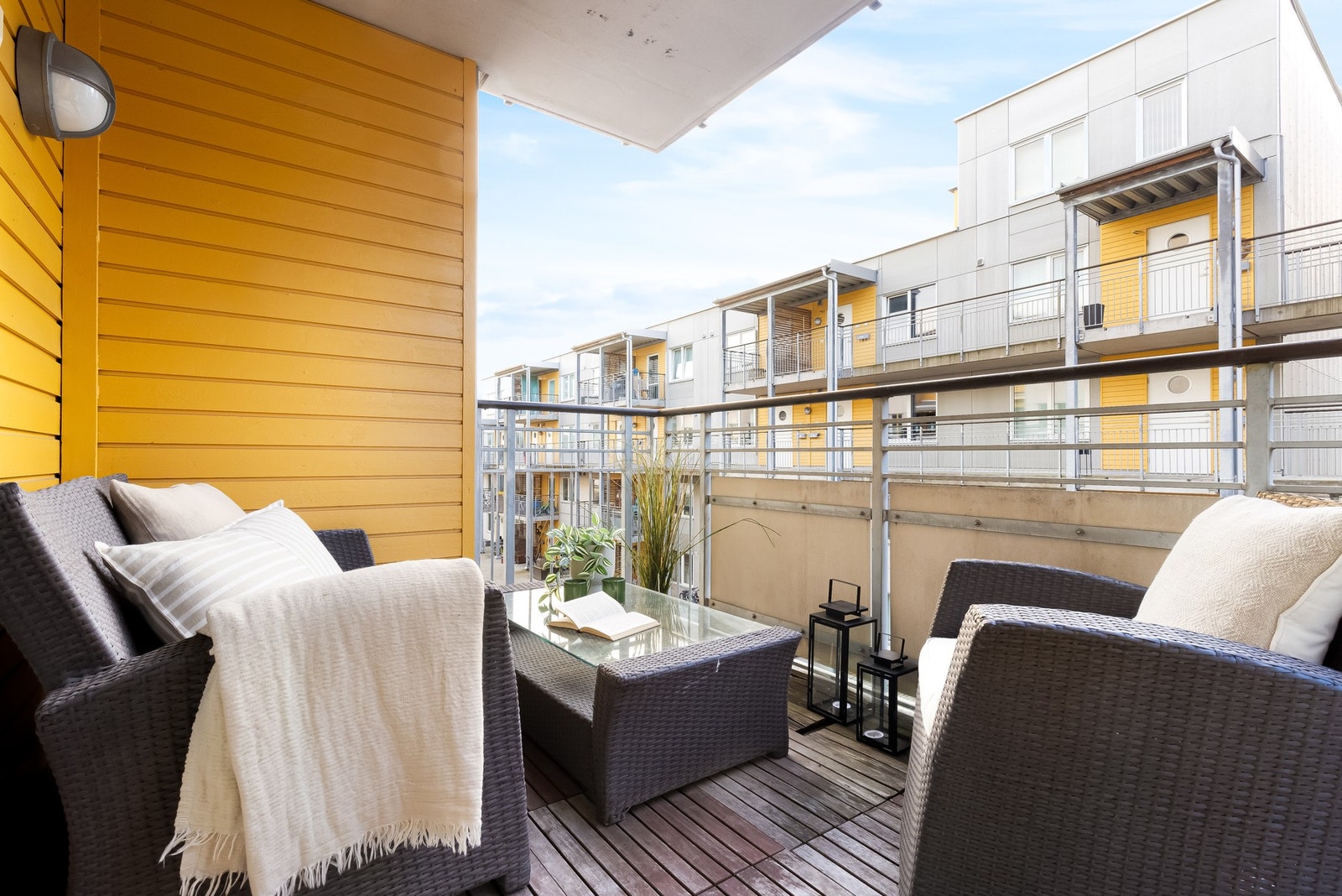 Leiligheten har en herlig sydvestvendt balkong på 6 kvm med utgang fra stuen. Galleribilde