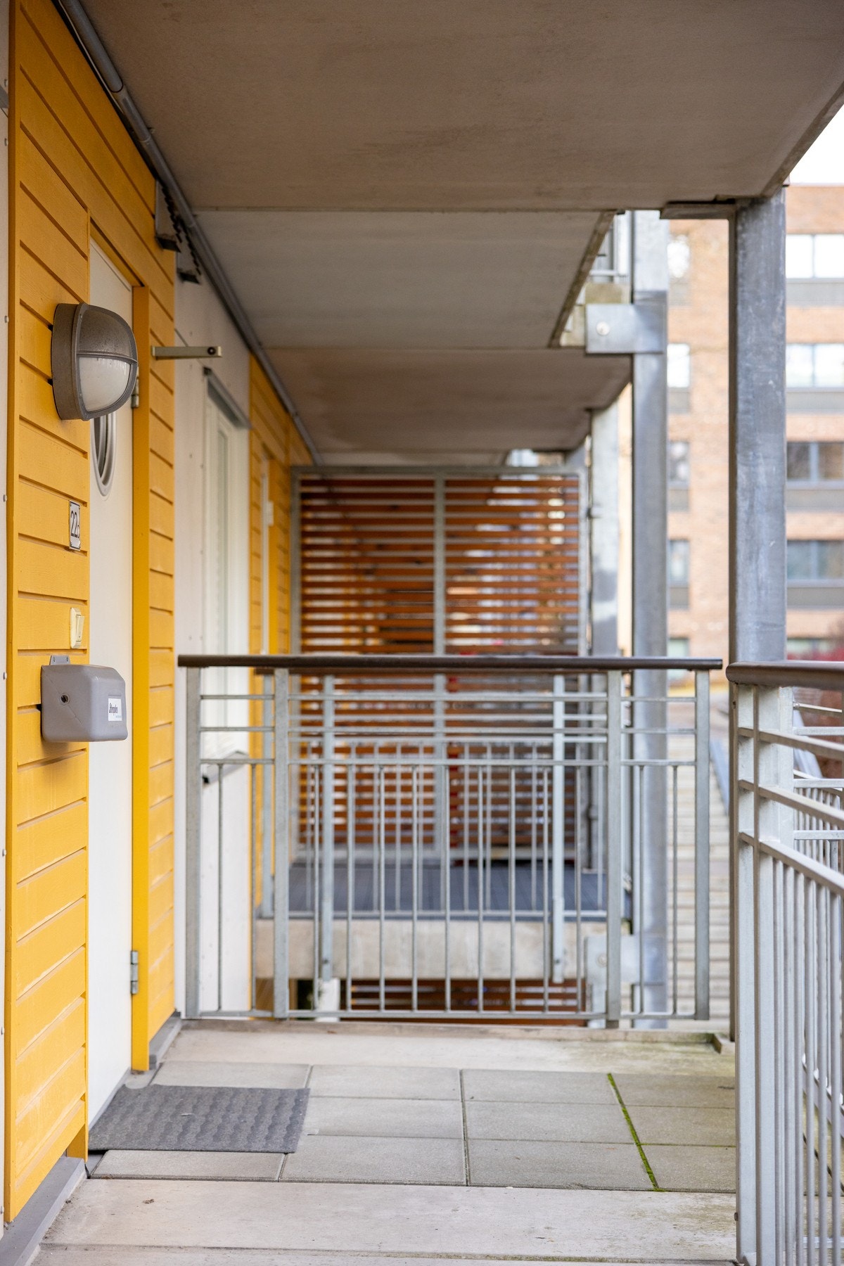 Kun denne leiligheten har adkomst gjennom denne svalgangen. Galleribilde