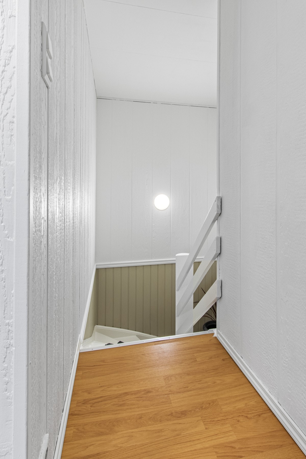 Trapp ned fra 2. etasje til 1. etasje. Galleribilde