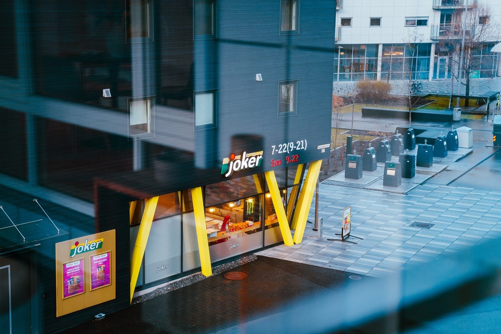 Fra leiligheten er det kort vei til Joker. Galleribilde