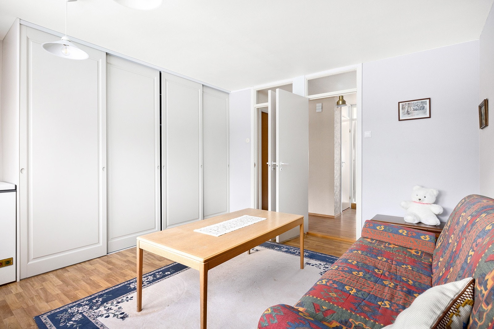 Skyvedørsgarderobe på soverom 2 Galleribilde
