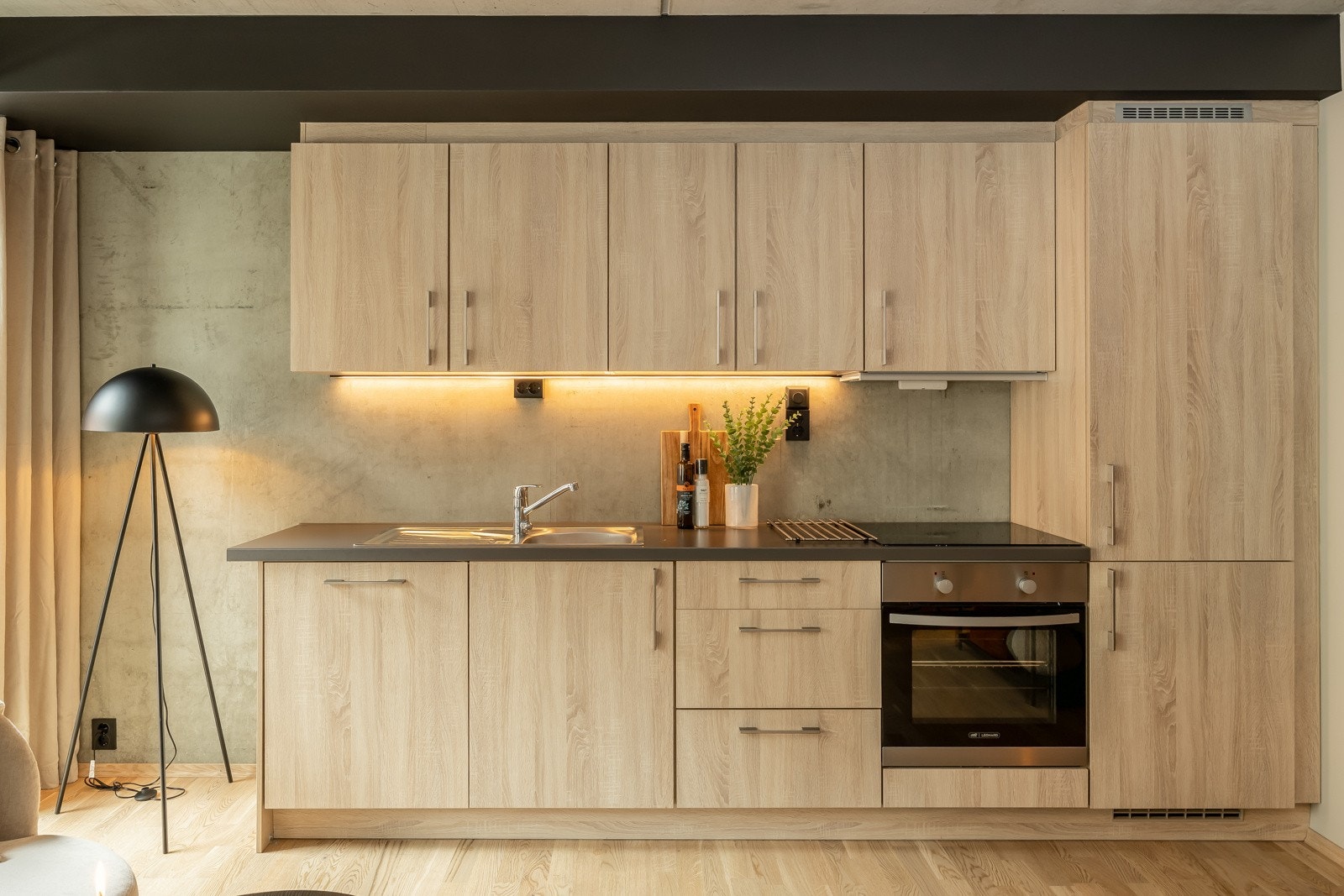 Samtlige hvitevarer på kjøkkenet er integrert. Galleribilde