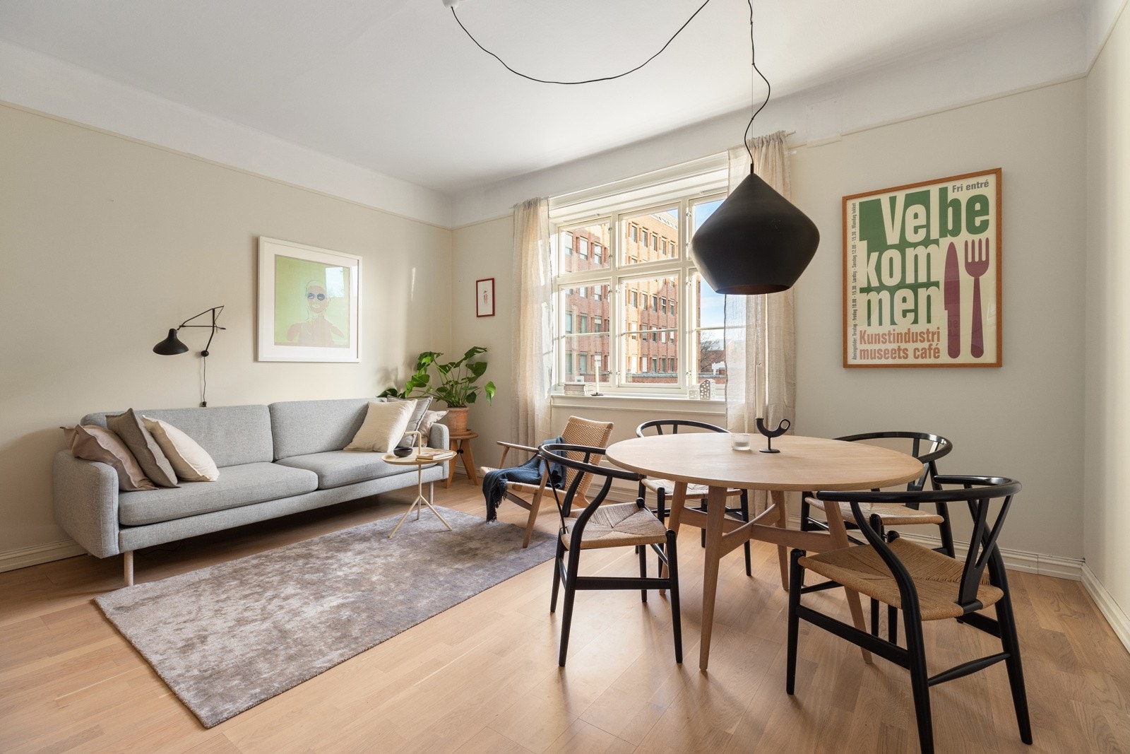 Dette er en gjennomgående og attraktiv 3-roms, med 2 fine soverom og separat kjøkken Galleribilde