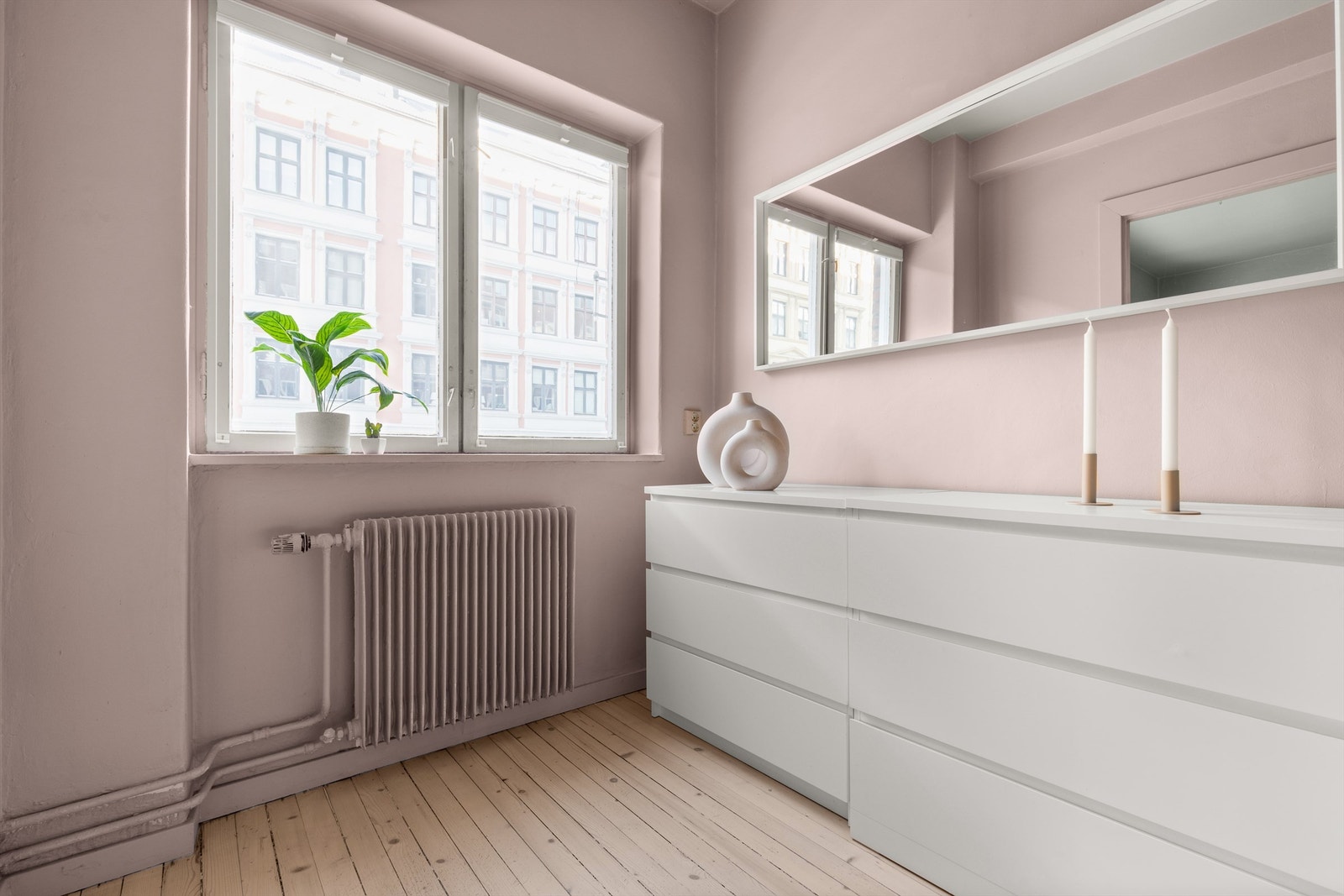 Det er også gode muligheter for å møblere med ønsket oppbevaringsmøblement Galleribilde