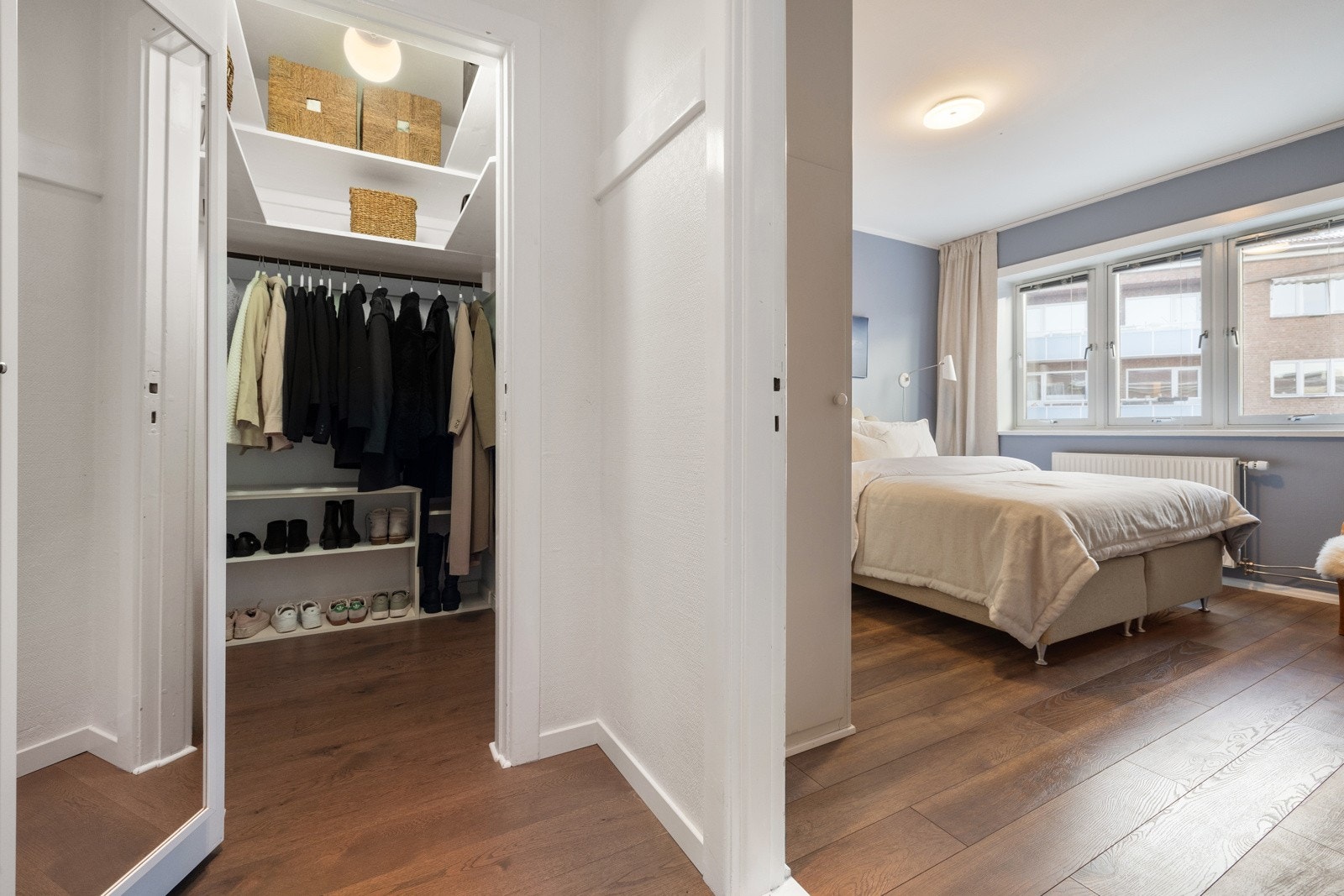 Leiligheten er gjennomgående og har nydelig lysinnslipp fra to sider. Galleribilde