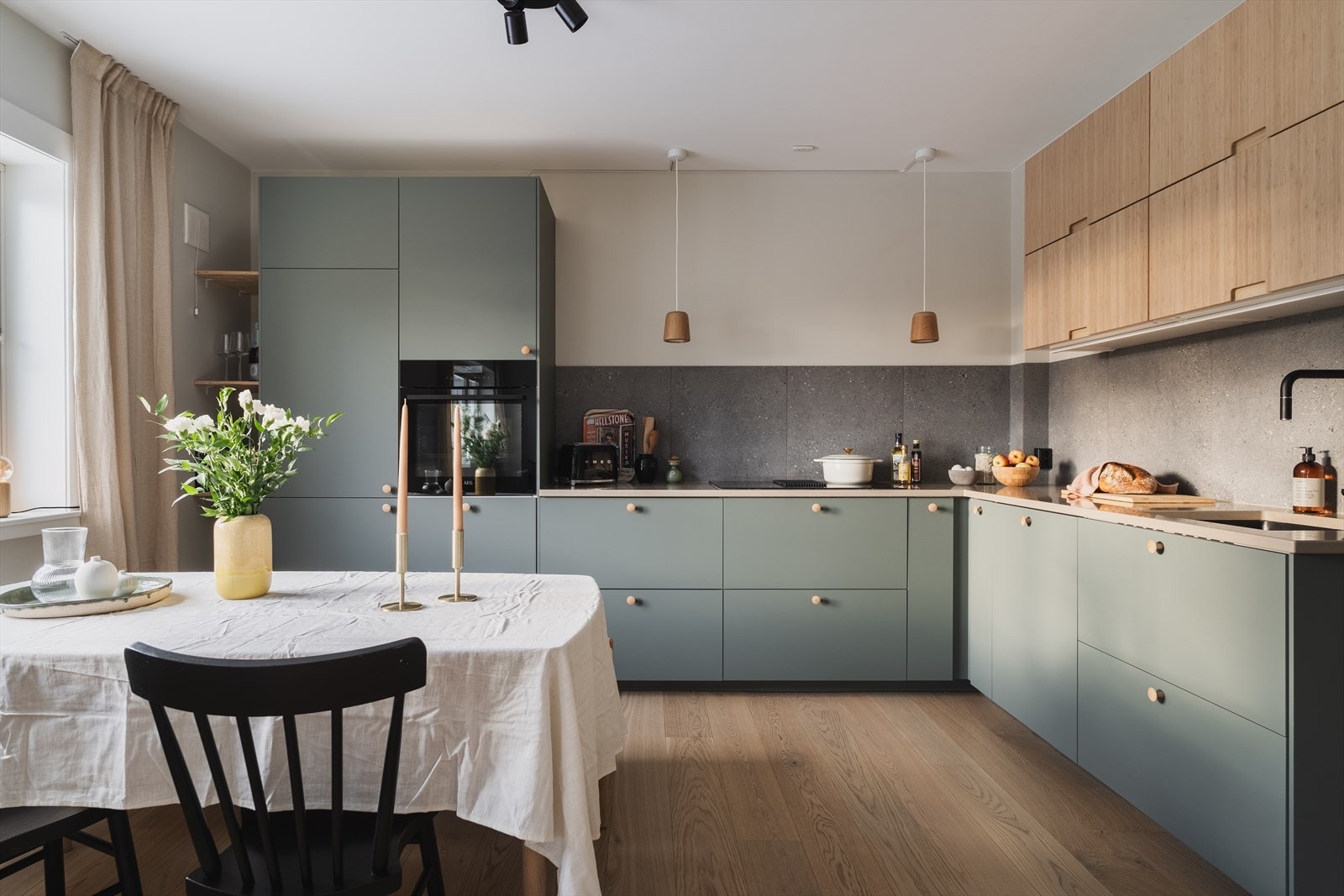 Stilrent og moderne kjøkken fra 2022 Galleribilde