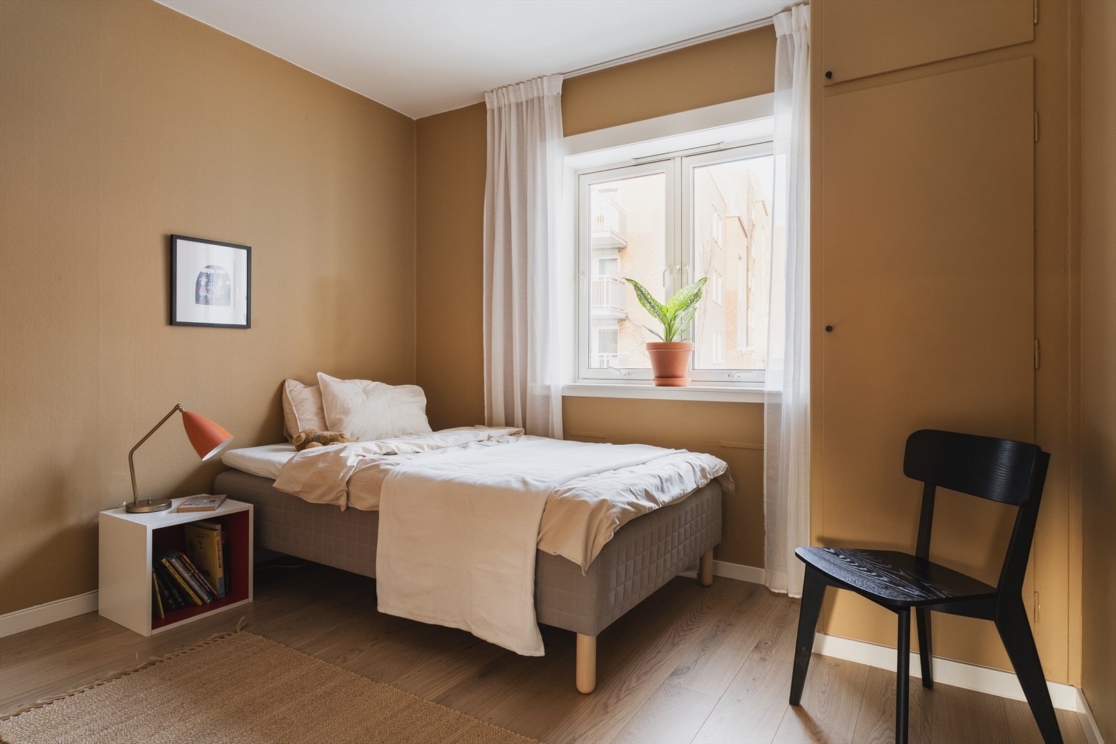 Soverom to er også av god størrelse og har mange innredningsmuligheter Galleribilde