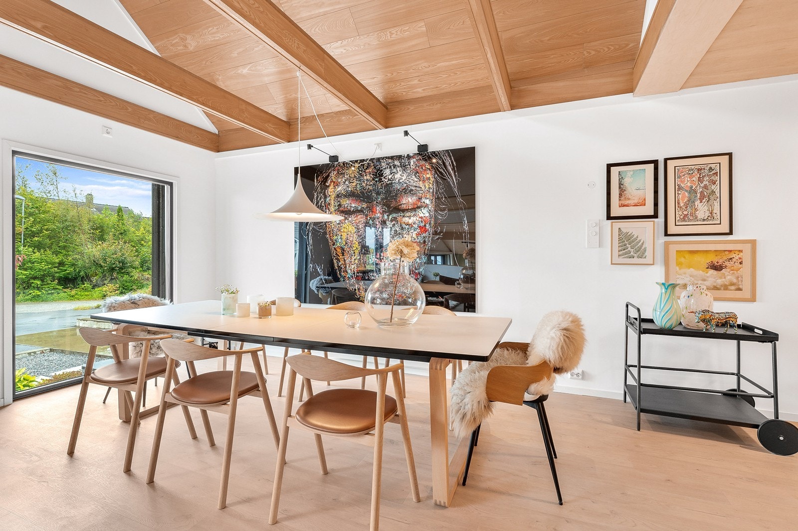 Nydelig spisestue som er perfekt for sammenkomster! Galleribilde