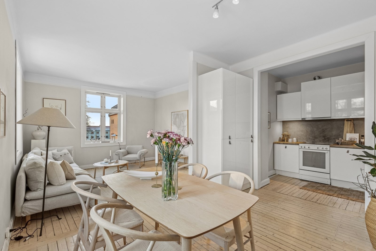 Fantastisk planløsning som gir en svært luftig romfølelse Galleribilde