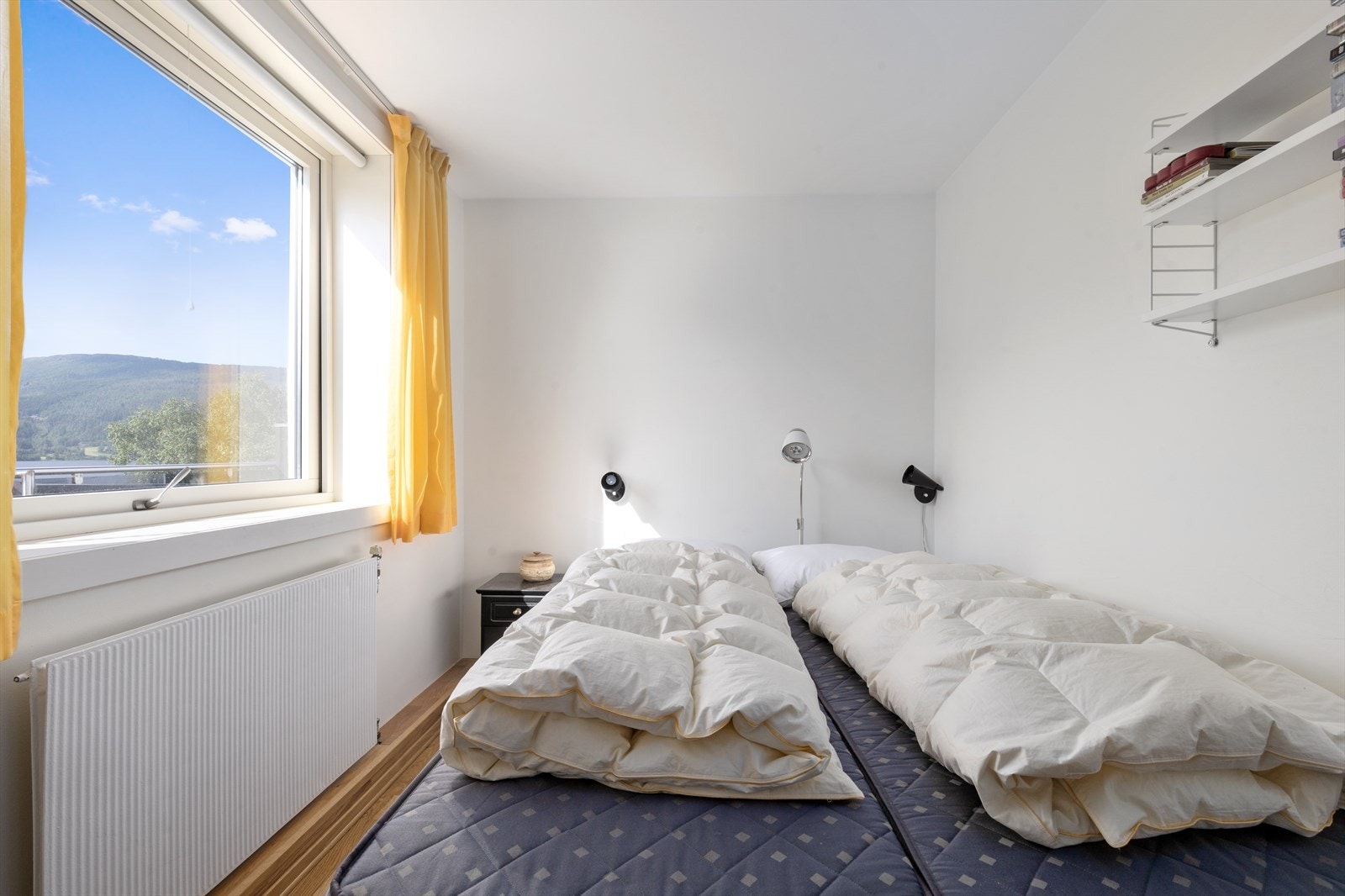 Plass til dobbeltseng og garderobe om ønskelig. Galleribilde