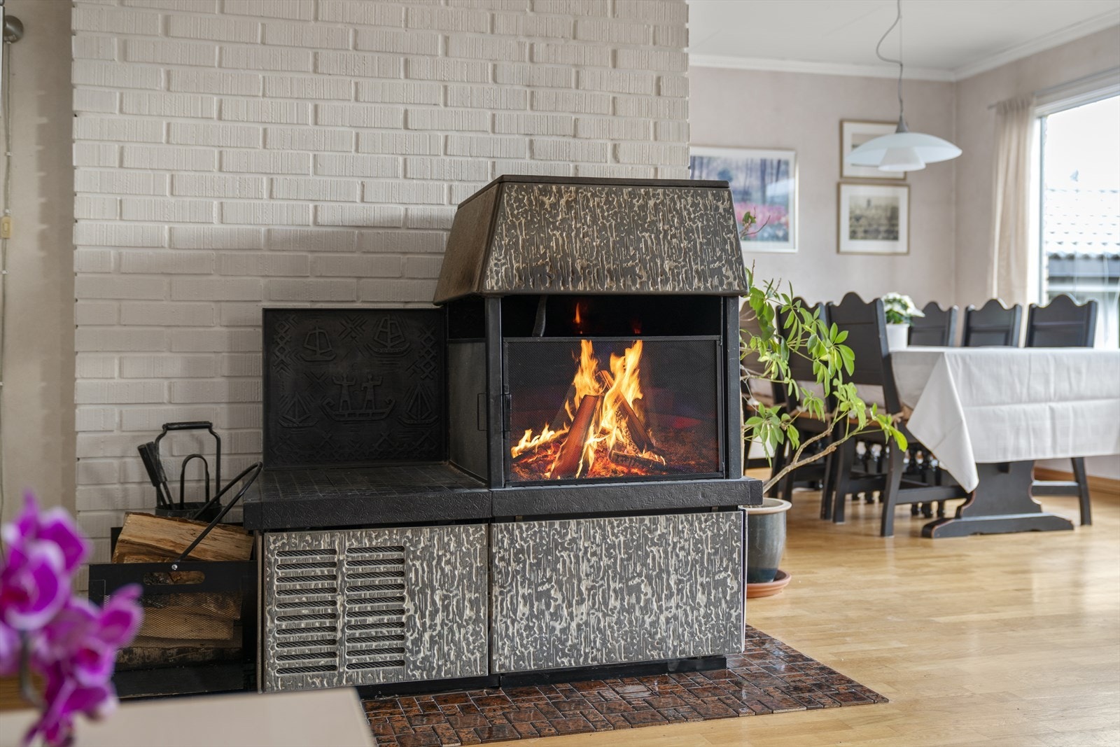 Peisovn sørger for god oppvarming av denne etasjen Galleribilde