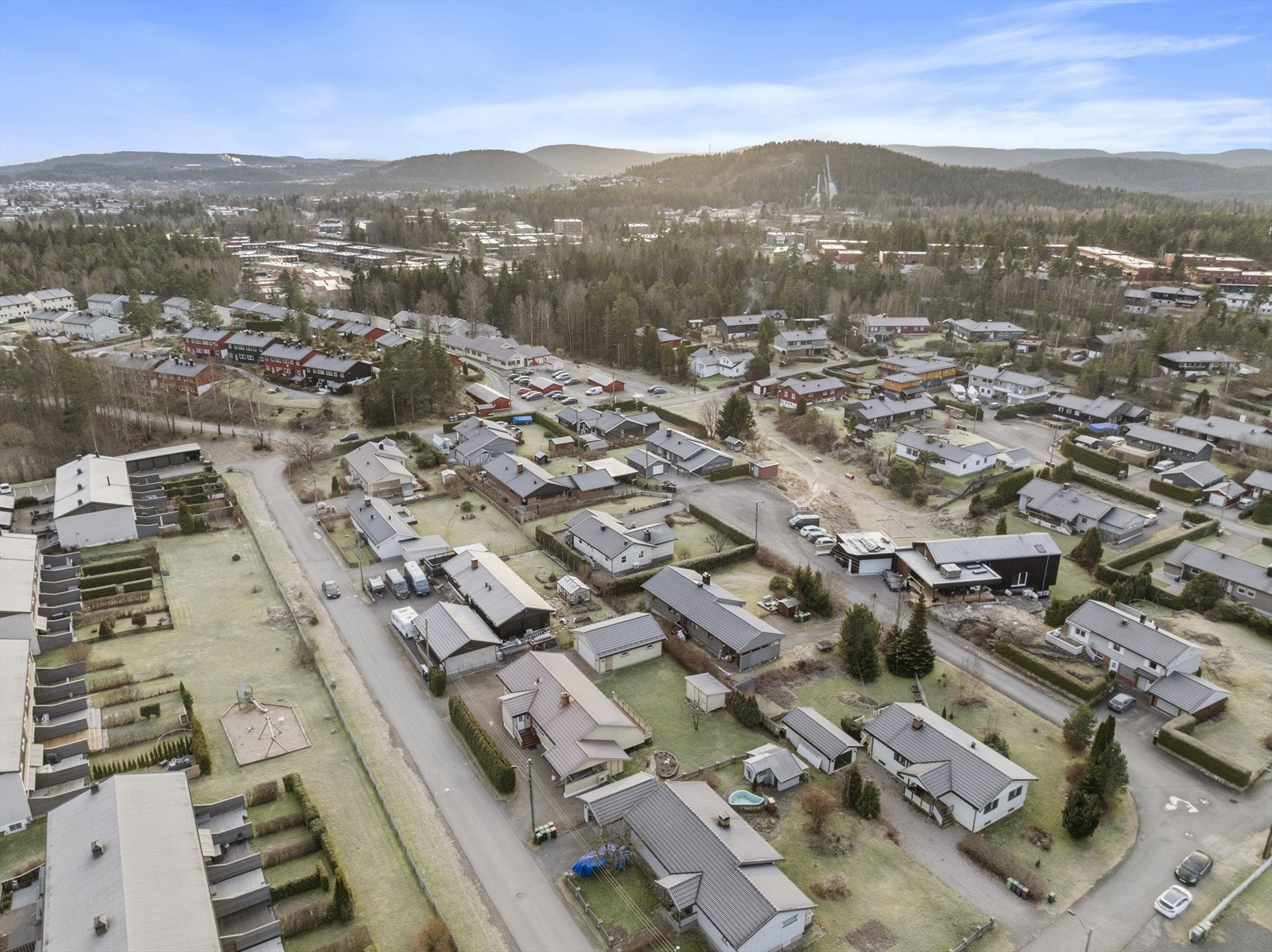 Det grenser til friområde i enden av gaten Galleribilde