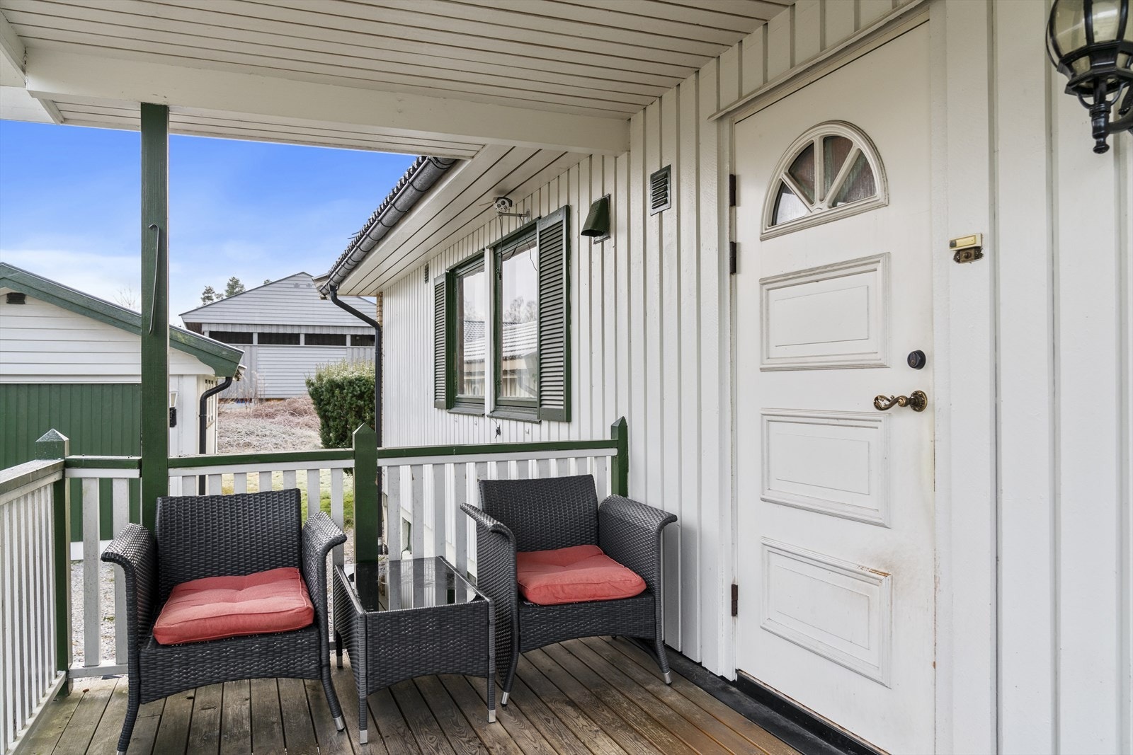 Velkommen inn fra overbygget inngangsparti! Galleribilde