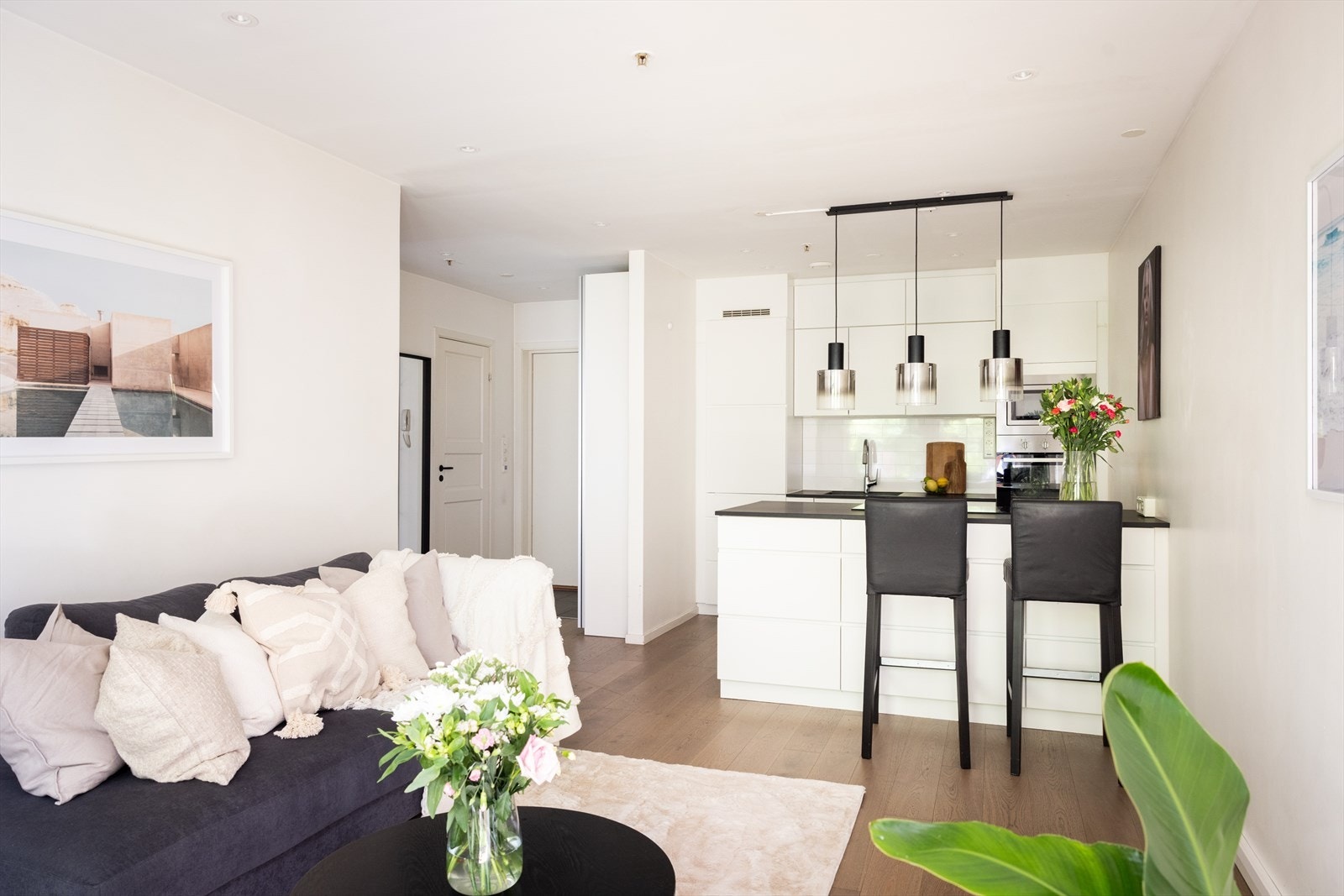 - Gulflater er belagt med en-stavs parkett - Galleribilde