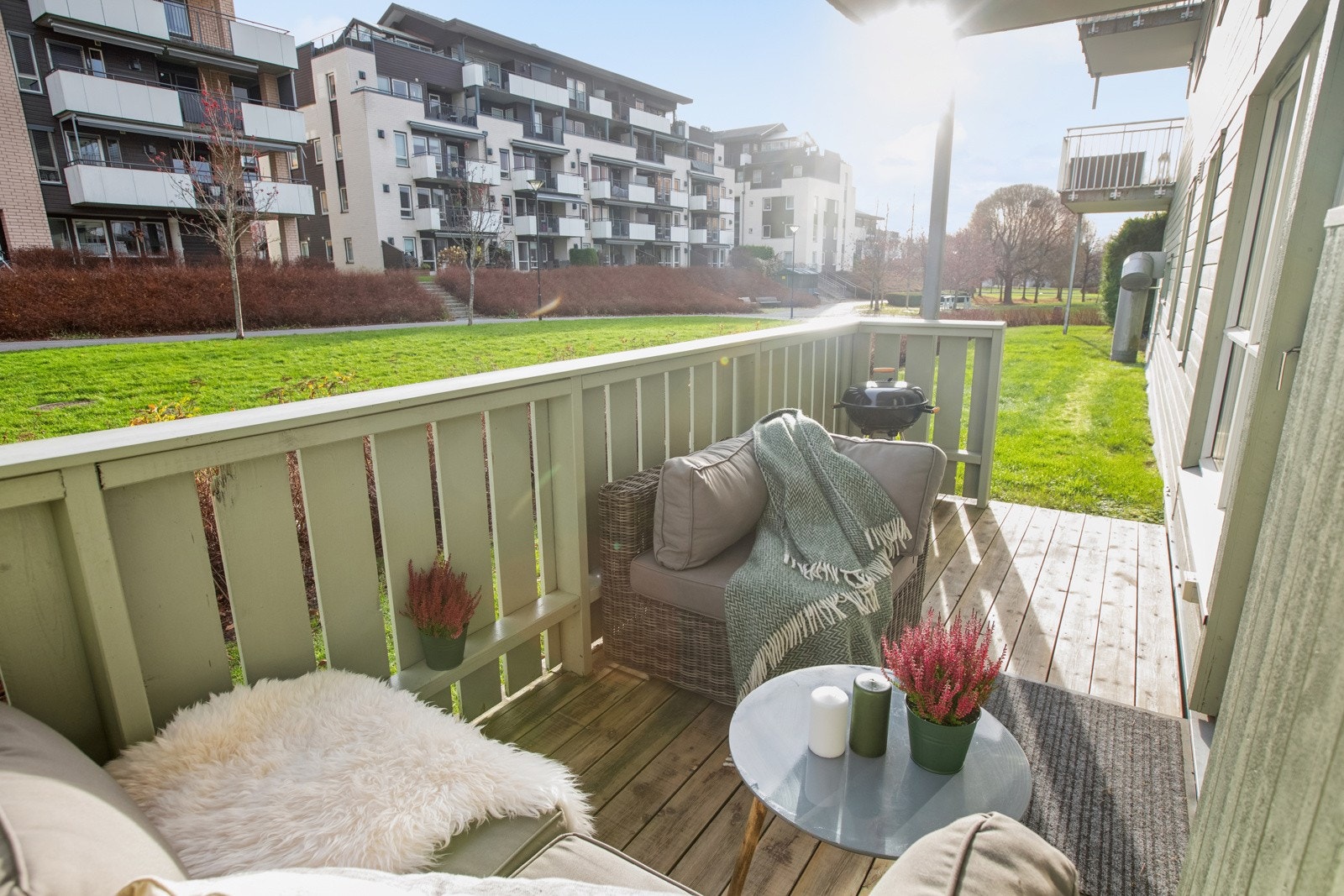 Flott markterrasse tilhørende leiligheten. Galleribilde