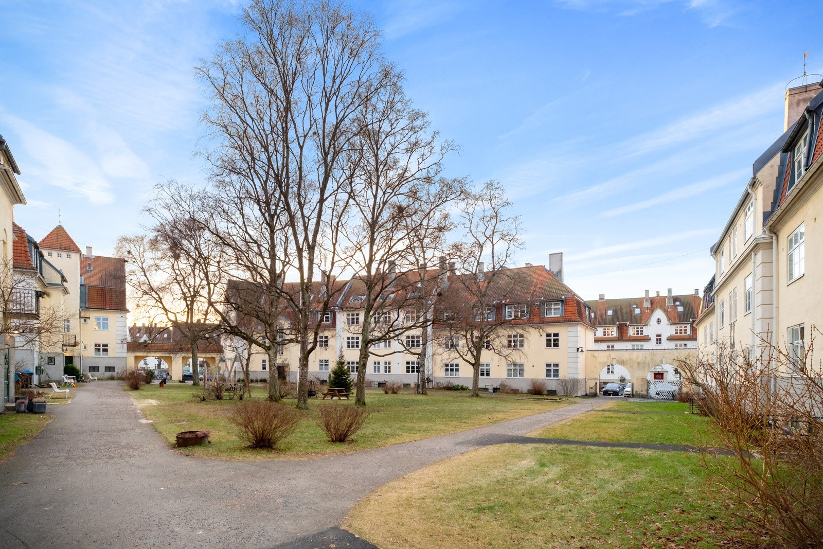 Parkmessige og velstelte fellesarealer. Galleribilde