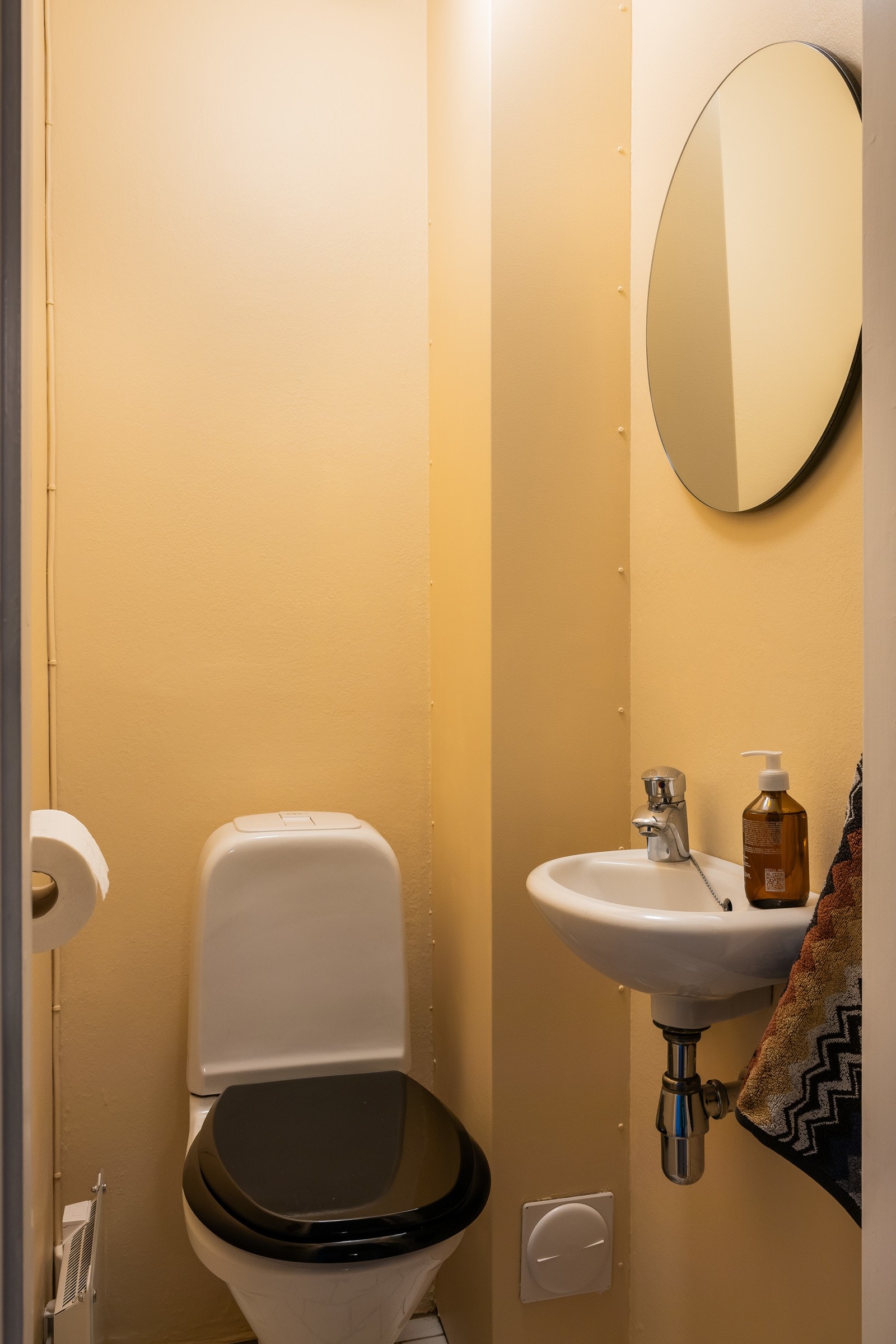 Separat toalettrom. Flere av beboerne i borettslaget har slått sammen wc og bad i forbindelse med oppussing av baderom. Galleribilde