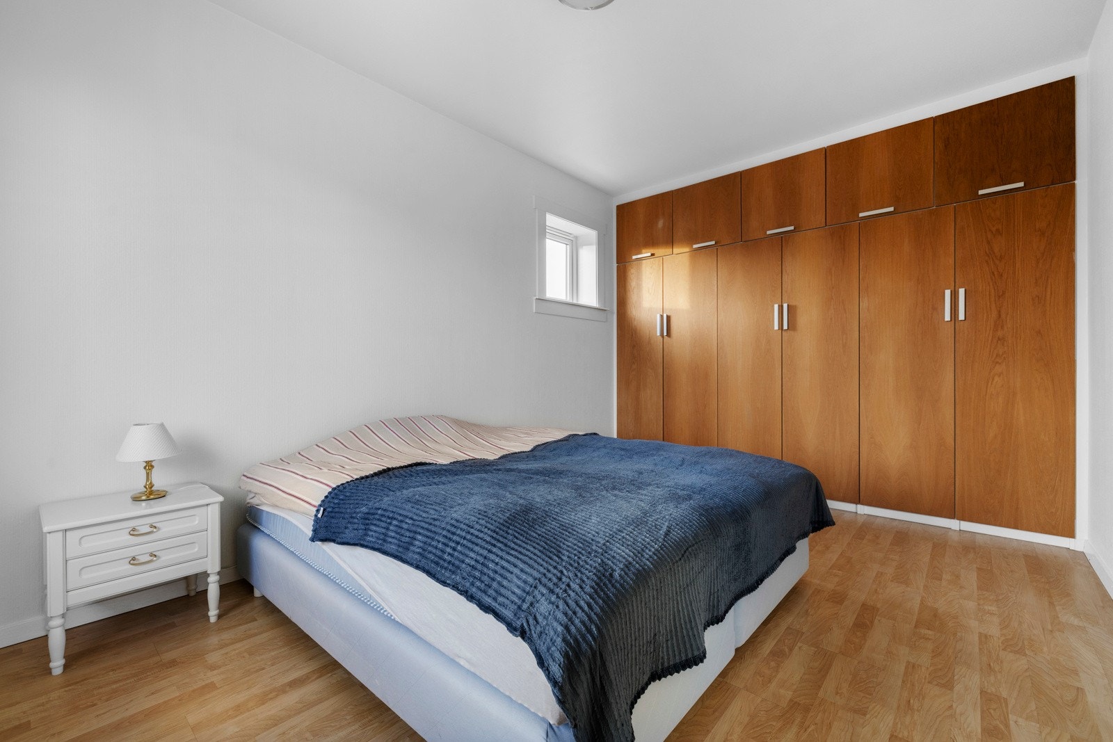 Rikslig med skapplass. Galleribilde