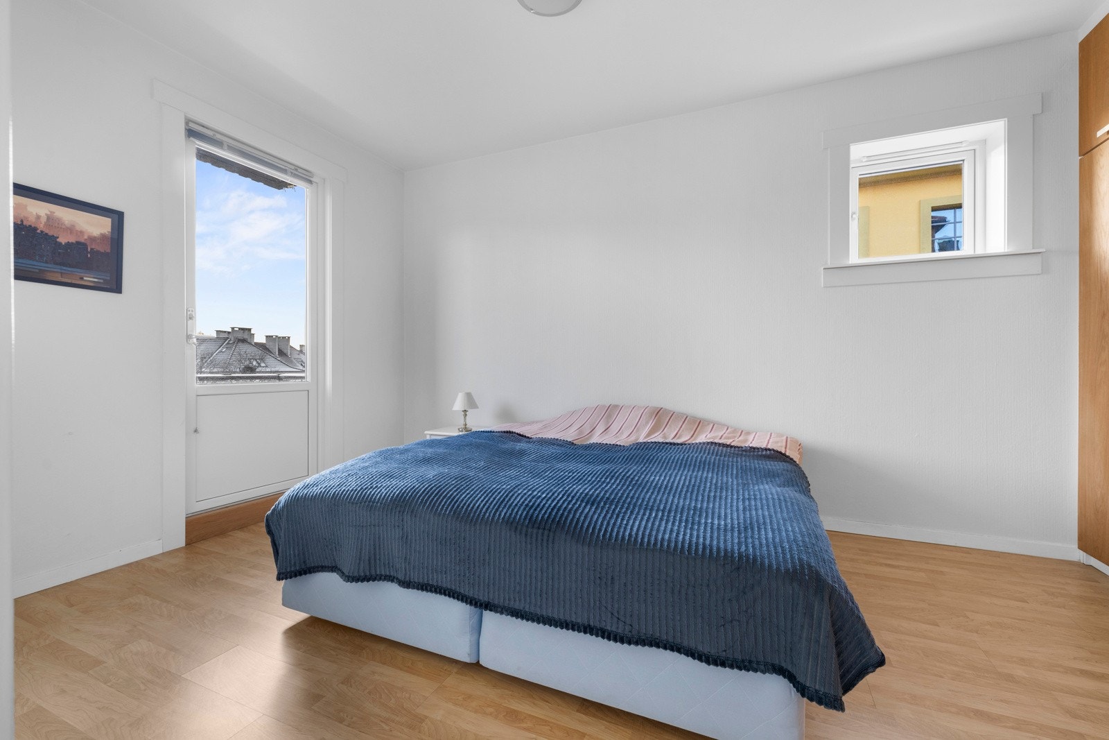 Hovedsoverom er av god størrelse og har også utgang til liten balkong. Galleribilde