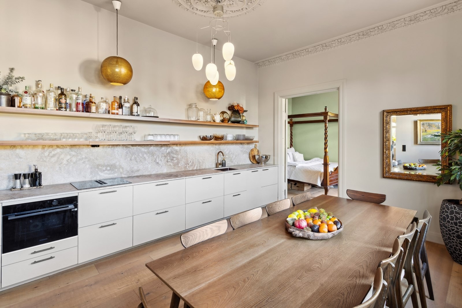 Det er lagt varmefolie i alle rom unntatt bod/vaskerom. Galleribilde