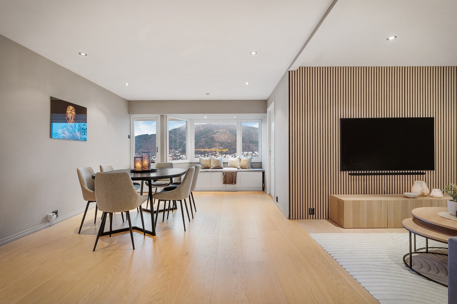 - Stuen måler hele 30,4 m² - Galleribilde