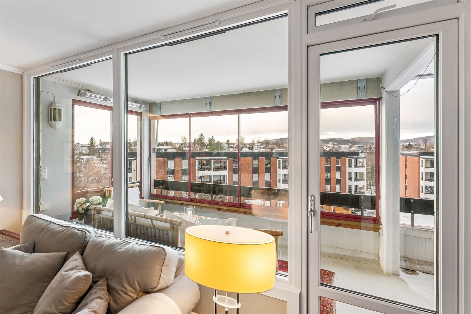 Terrassen kan med enkle grep glasses fullstendig inn for mer Bra-i. Galleribilde