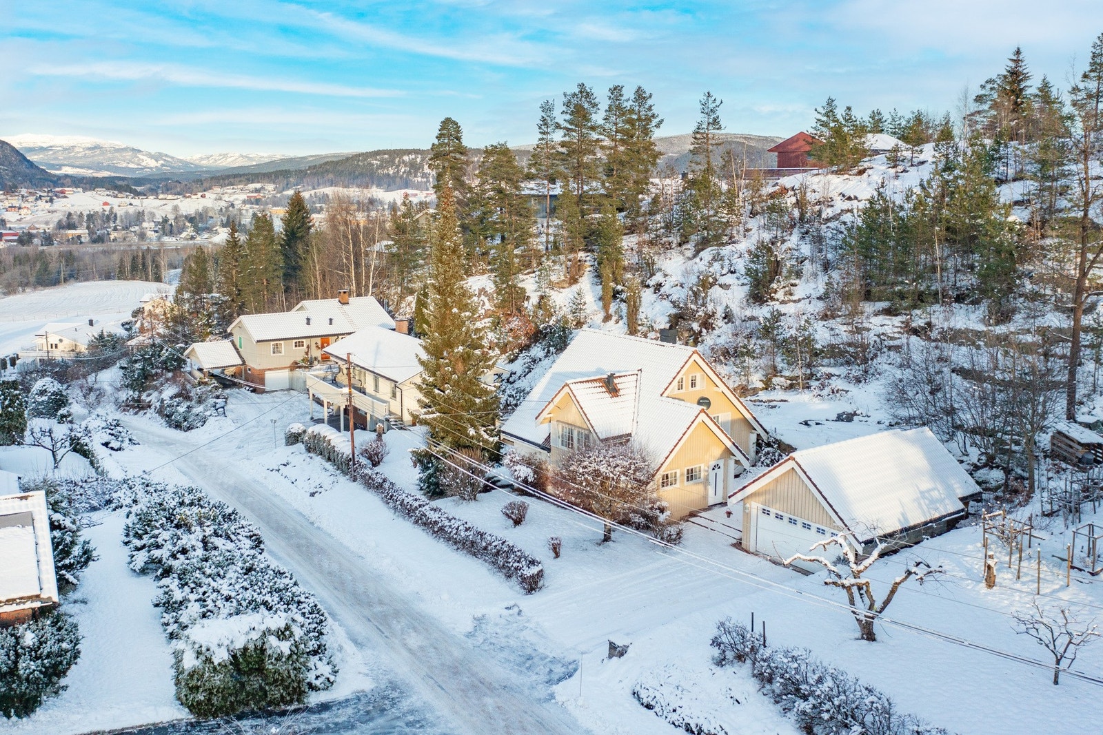 Frida Henriksveen v/Lokalmegleren Partners har gleden av å presentere Fjellvegen 11! Galleribilde