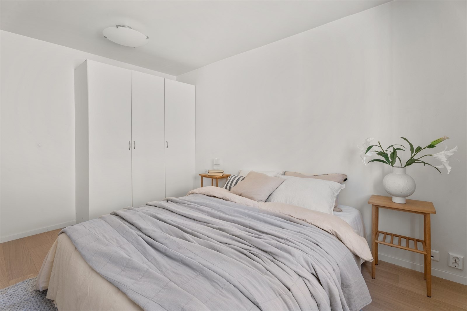 Medfølgende garderbeskap Galleribilde