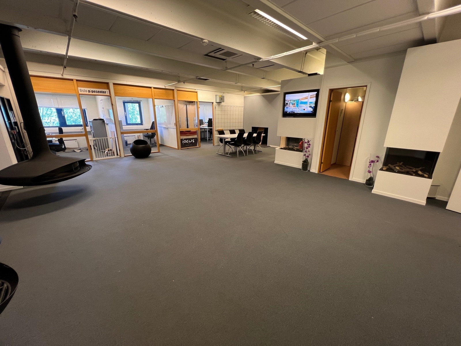 Kontor og showrom areal på 246 kvm m/lett lager Galleribilde