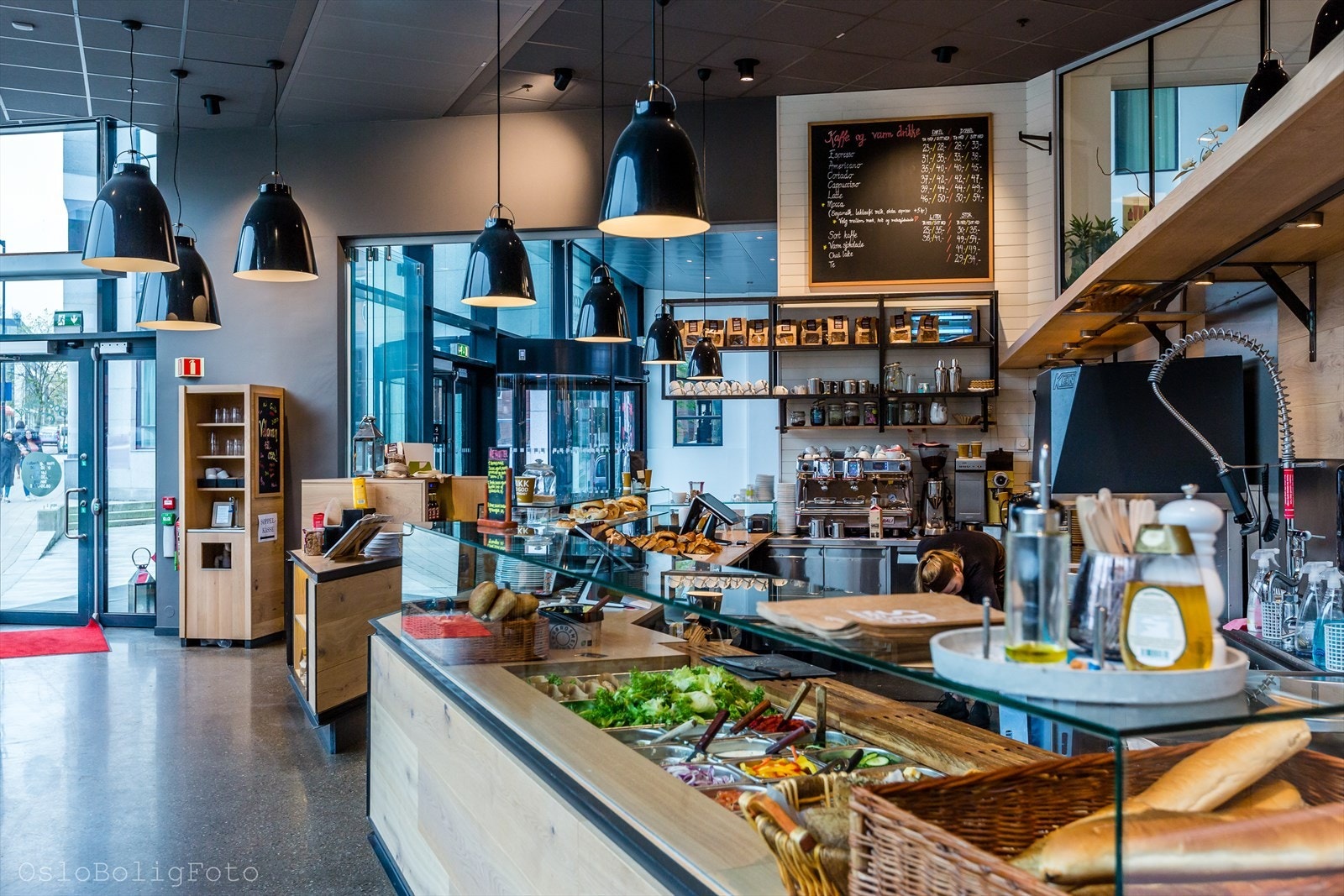 Godt Brød i Nydalen tilbyr de lekreste bakervarer. Her tilbyr de et stort utvalg av økologiske boller, brød, kaffe, sandwicher og mye mer. Galleribilde
