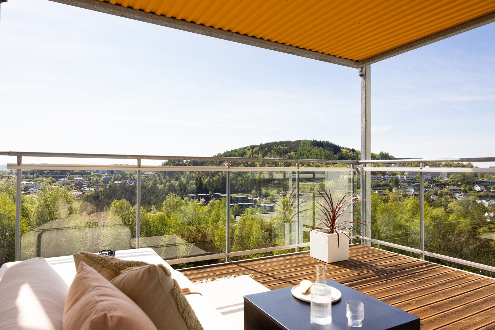 Fantastiske sol- og utsiktsforhold fra balkongen! Galleribilde