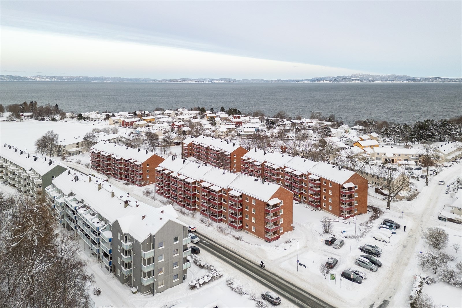 De ble bygget i 1955-1957, rehabilitert i 1989/90 (teglforblending + vinduer) og i 1996/97 ble de taktekket. Galleribilde