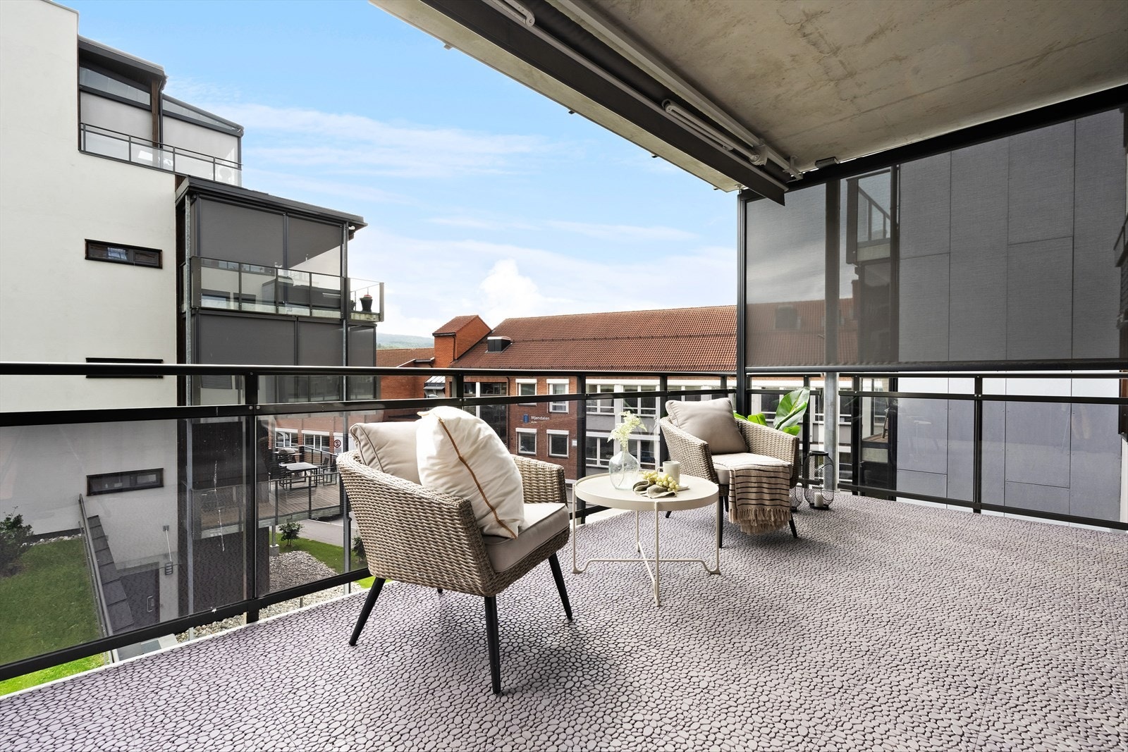 Terrasse med plass til møblering. Galleribilde