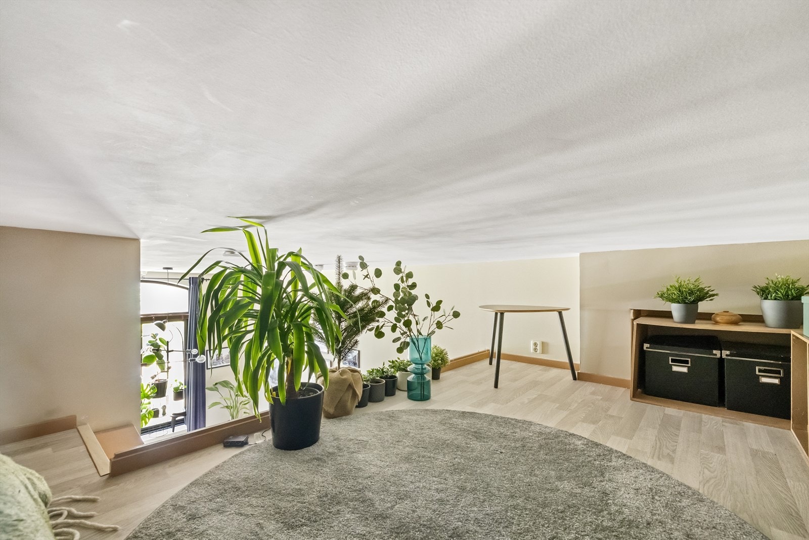 - Praktisk hems med flere bruksmuligheter - Galleribilde