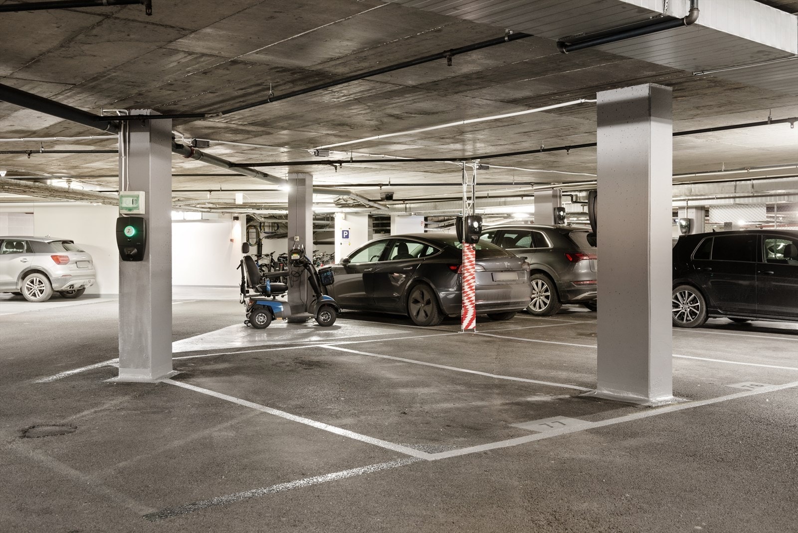 Til leiligheten medfølger garasjeplass med elbillader Galleribilde
