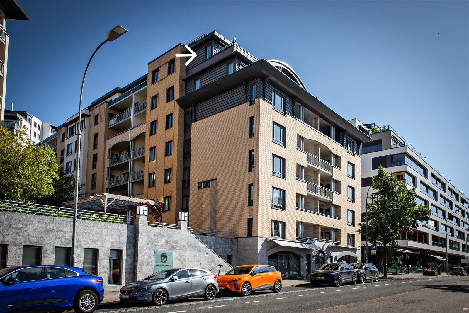 For dagligvarehandel har du et godt utvalg med Jacobs, Meny, Extra og Rema 1000, alle innen ca. 500 meters avstand Galleribilde
